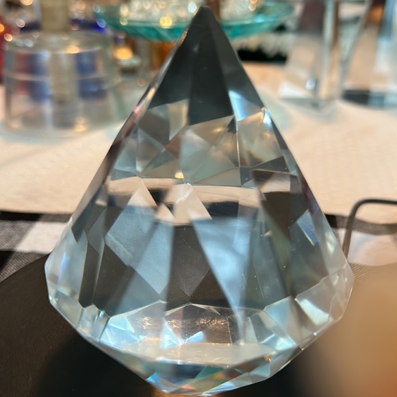 Chrystal Teardrop Diamond Shape Paperweight 9x4.5” - Picture 9 of 10